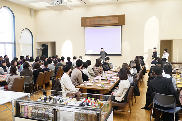 本社で新年会を開催 〜温かいおでんが振舞われました〜